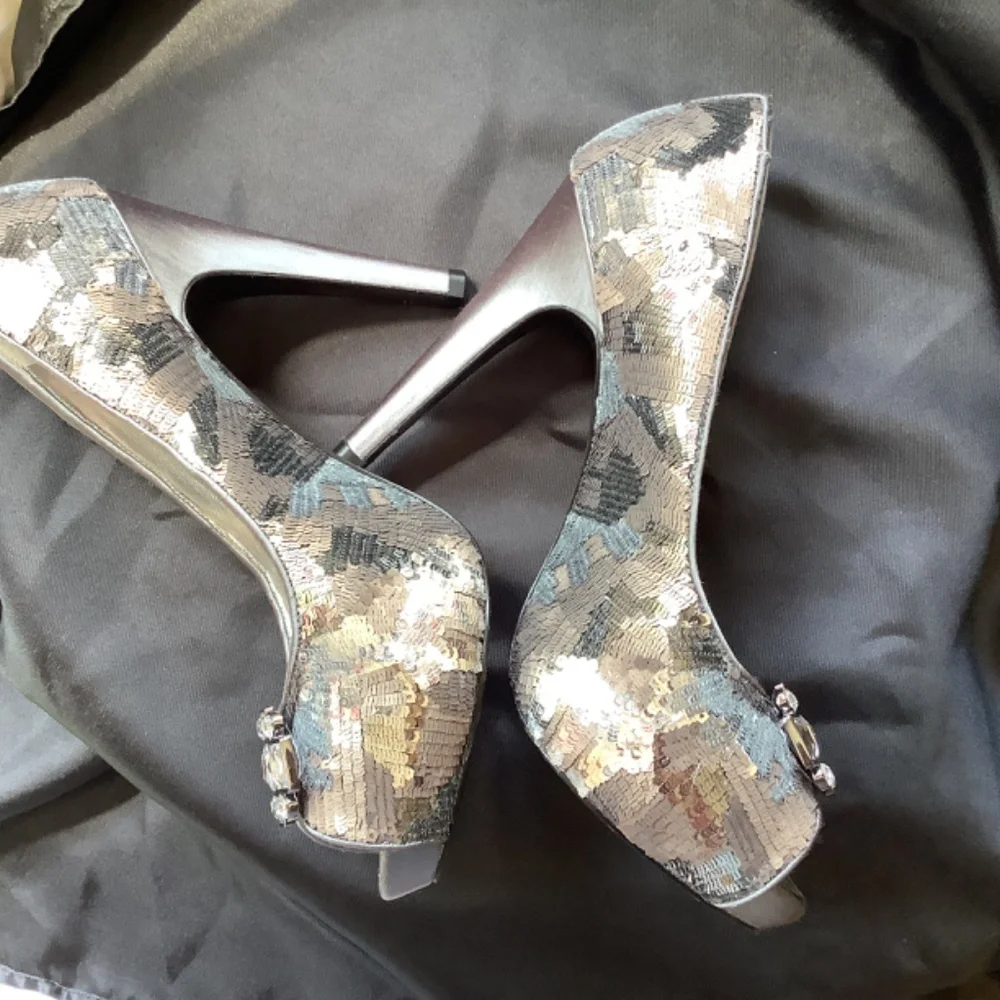 Nina New York Silver Sexy Sequin‎ Sparkle Peep Toe heel Pumps-fancy eye catcher